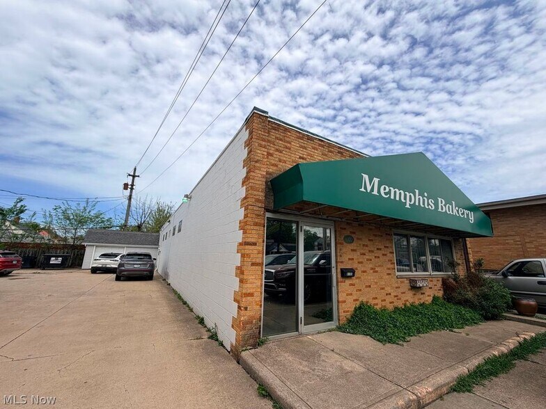 6100 Memphis Ave, Cleveland, OH à vendre - Photo de l’immeuble – Image 2 sur 14