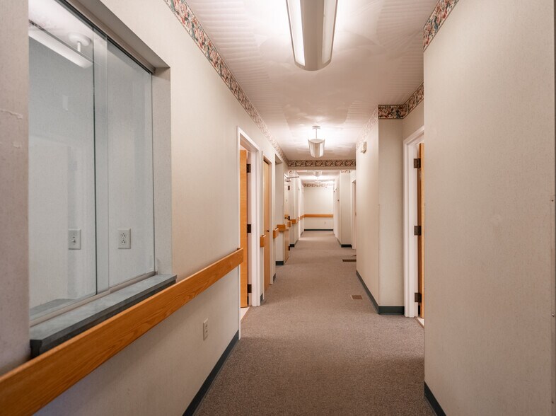 1105 Monroe St, Endicott, NY à louer - Photo de l’immeuble – Image 3 sur 41