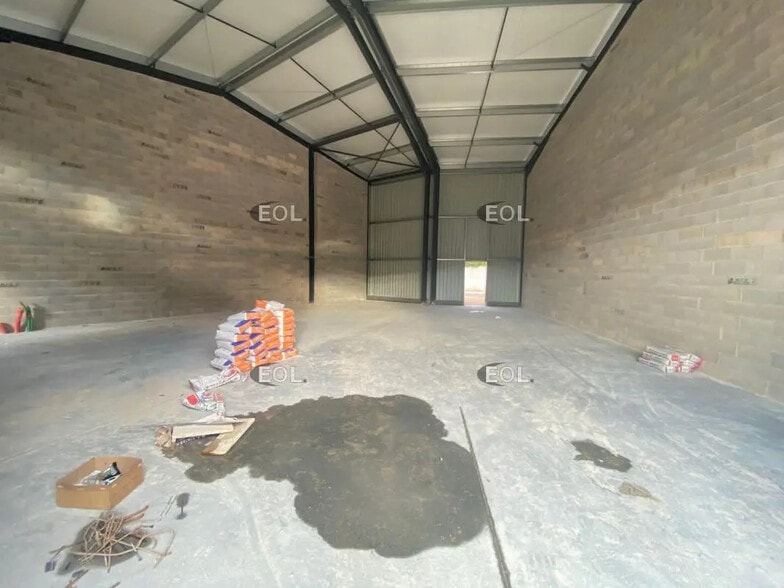 Local d'activités dans Peypin à vendre - Photo intérieure – Image 2 sur 2