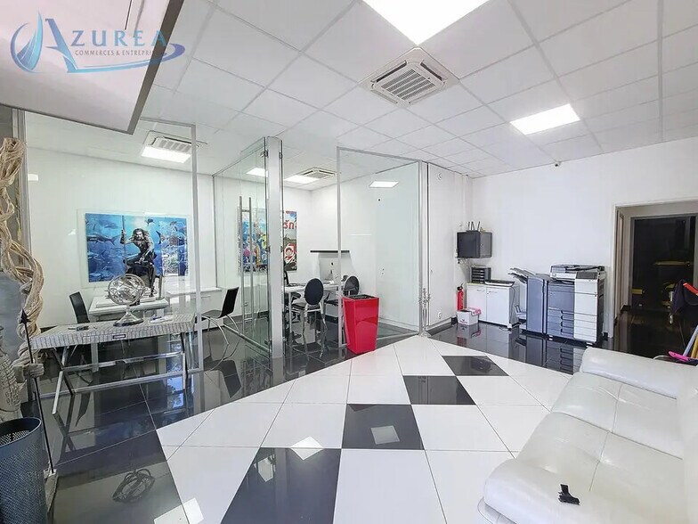 Local commercial dans Antibes à louer - Photo intérieure – Image 2 sur 10