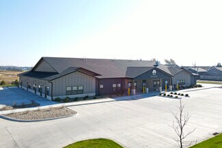 Plus de détails pour 403 N Grant Ave, Elkhart, IA - Local commercial à vendre