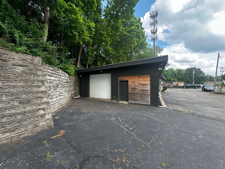 2577 Duck Creek Rd, Cincinnati, OH à vendre - Photo de l’immeuble – Image 3 sur 7