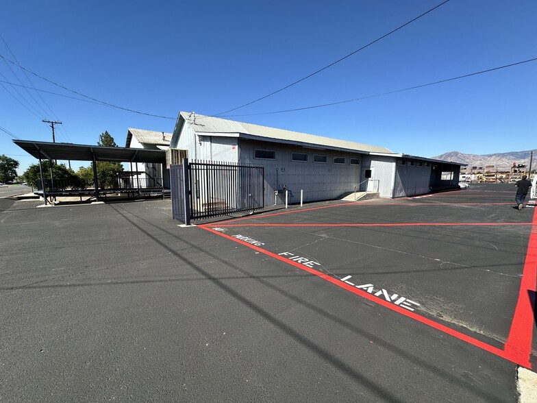 1711 E Colton Ave, Redlands, CA à louer - Photo de l’immeuble – Image 3 sur 5