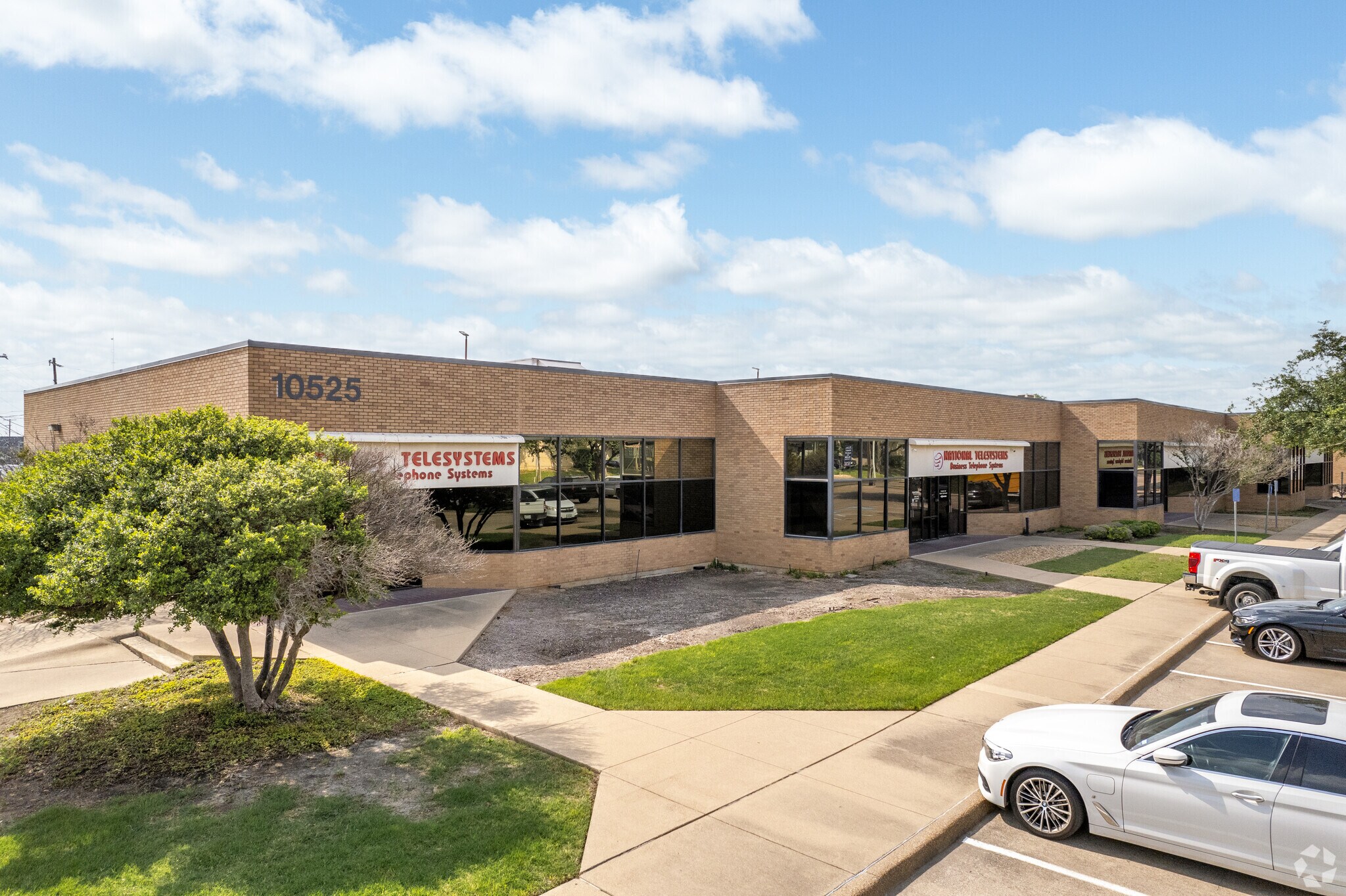 10525-10625 Newkirk St, Dallas, TX à louer Photo de l’immeuble– Image 1 sur 26