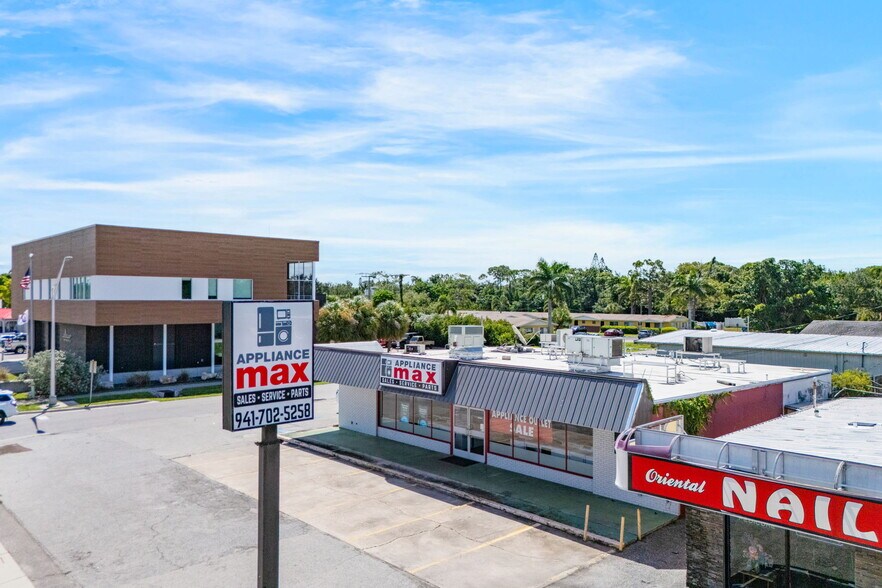 3090 Bee Ridge Rd, Sarasota, FL à vendre - Photo de l’immeuble – Image 3 sur 15