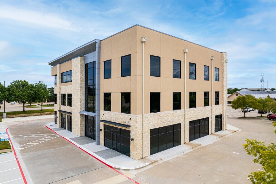 5060 Tennyson Pky, Plano, TX à vendre - Photo de l’immeuble – Image 3 sur 17