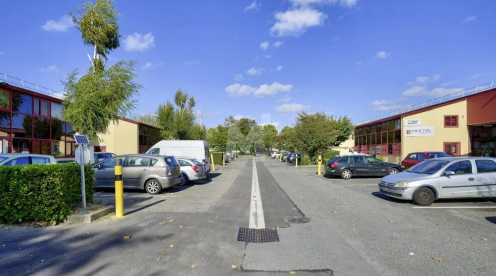 Rue Gutenberg, Bondoufle à louer - Photo de l’immeuble – Image 3 sur 13