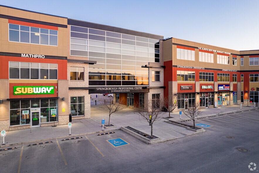 30 Springborough Blvd SW, Calgary, AB à louer - Photo de l’immeuble – Image 1 sur 21
