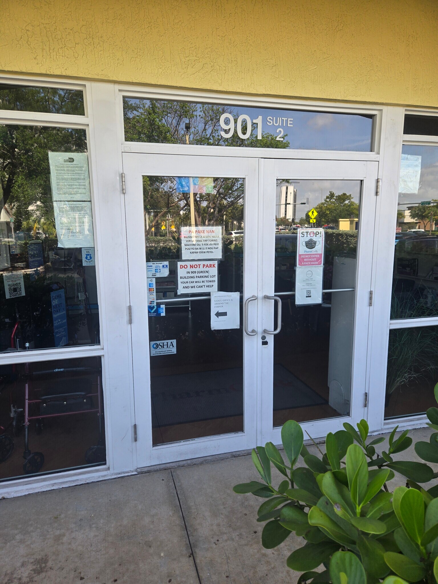 901 N Miami Beach Blvd, North Miami Beach, FL à louer Photo de l’immeuble– Image 1 sur 4