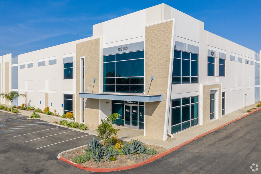 6060 Business Center Ct, San Diego, CA à louer - Photo principale – Image 1 sur 6