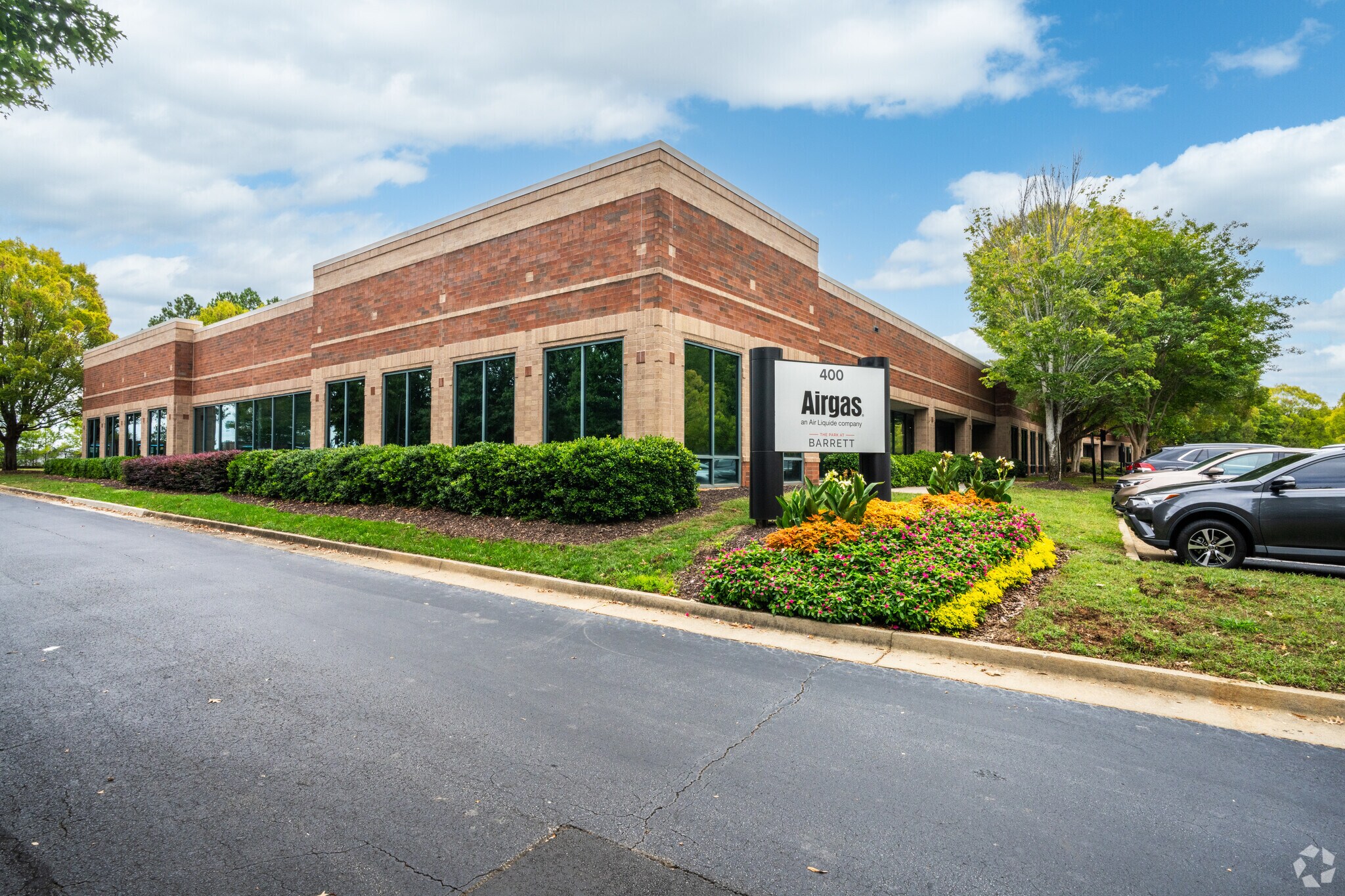 2015 Vaughn Rd, Kennesaw, GA à vendre Photo principale– Image 1 sur 15