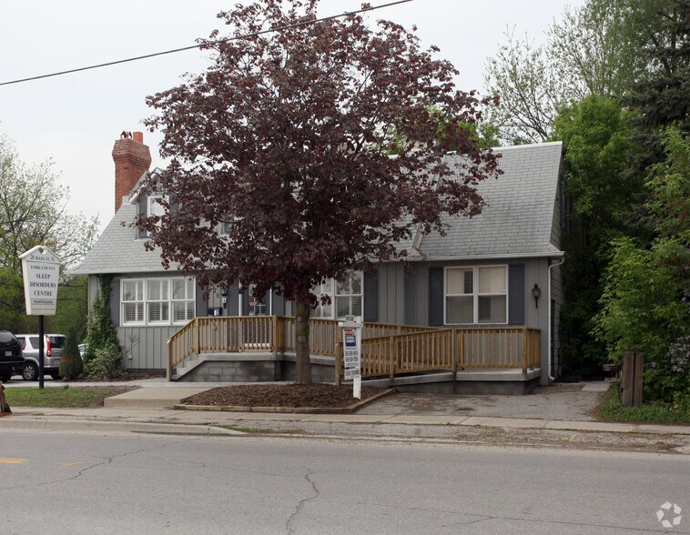 28 Main St N, Newmarket, ON à louer - Photo principale – Image 1 sur 2