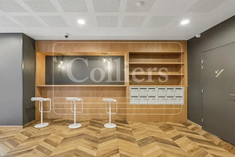 Bureau dans Lyon à louer Hall d’entrée– Image 1 sur 13