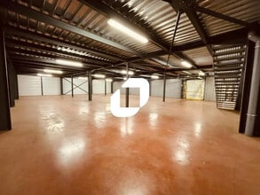 Local d'activités dans Lozanne à vendre Photo intérieure– Image 1 sur 22