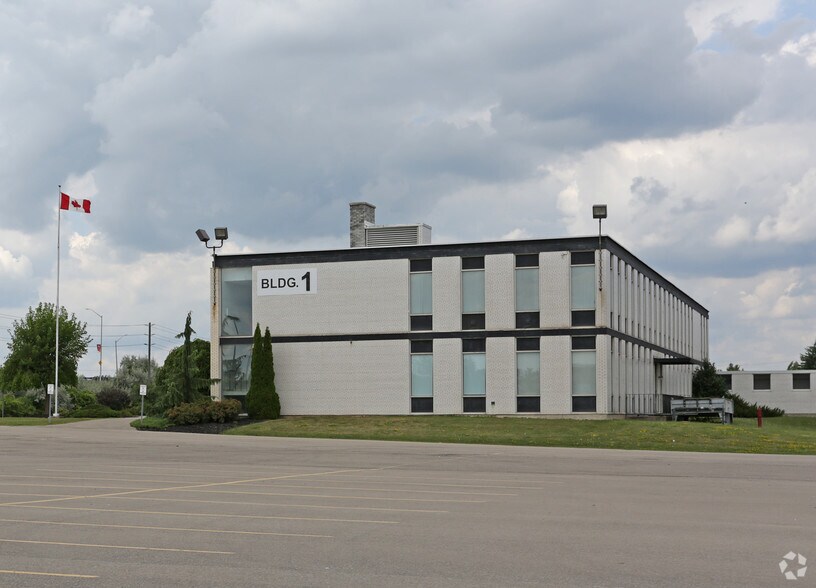 225 Henry St, Brantford, ON à louer - Photo de l’immeuble – Image 3 sur 3