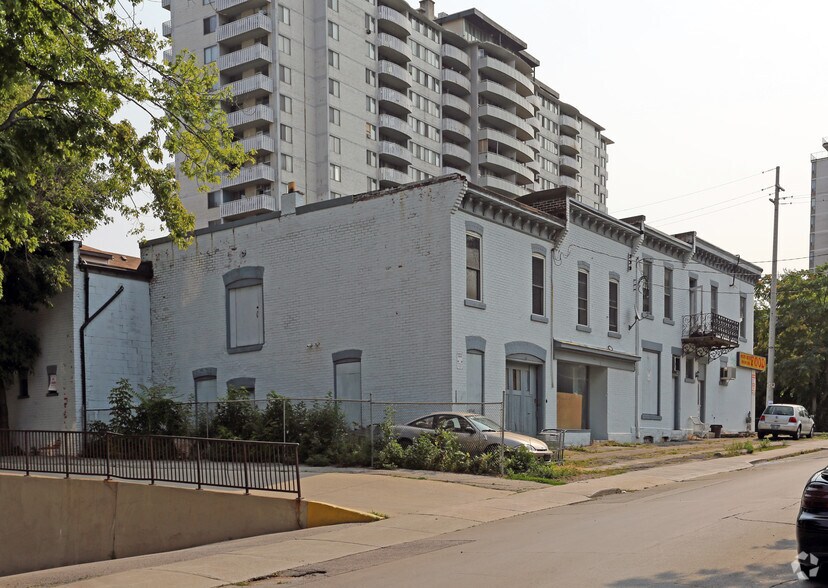 140 Caroline St S, Hamilton, ON à louer - Photo de l’immeuble – Image 2 sur 7