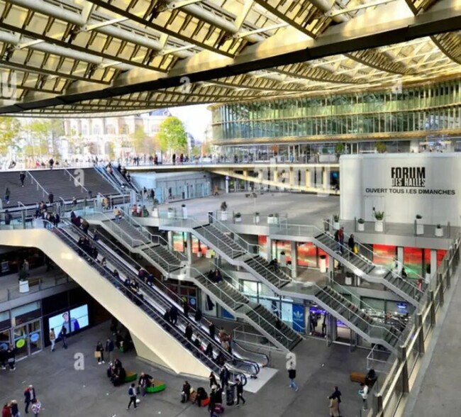 Local commercial dans Paris à vendre - Photo de l’immeuble – Image 1 sur 1
