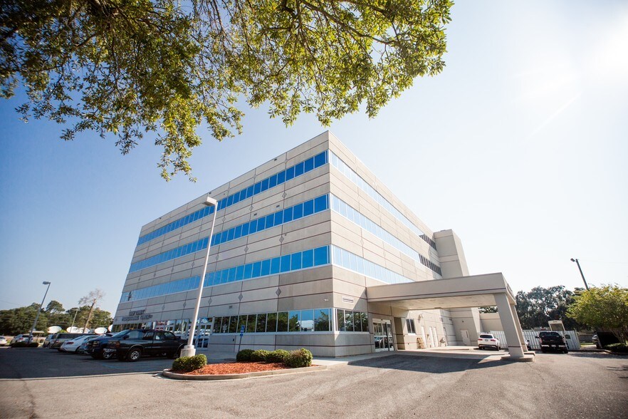 2781 C T Switzer Sr Dr, Biloxi, MS à louer - Photo de l’immeuble – Image 1 sur 2