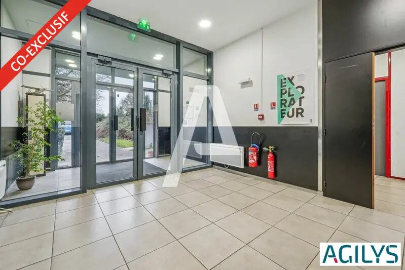 Local d'activités dans Saclay à vendre - Hall d’entrée – Image 2 sur 12