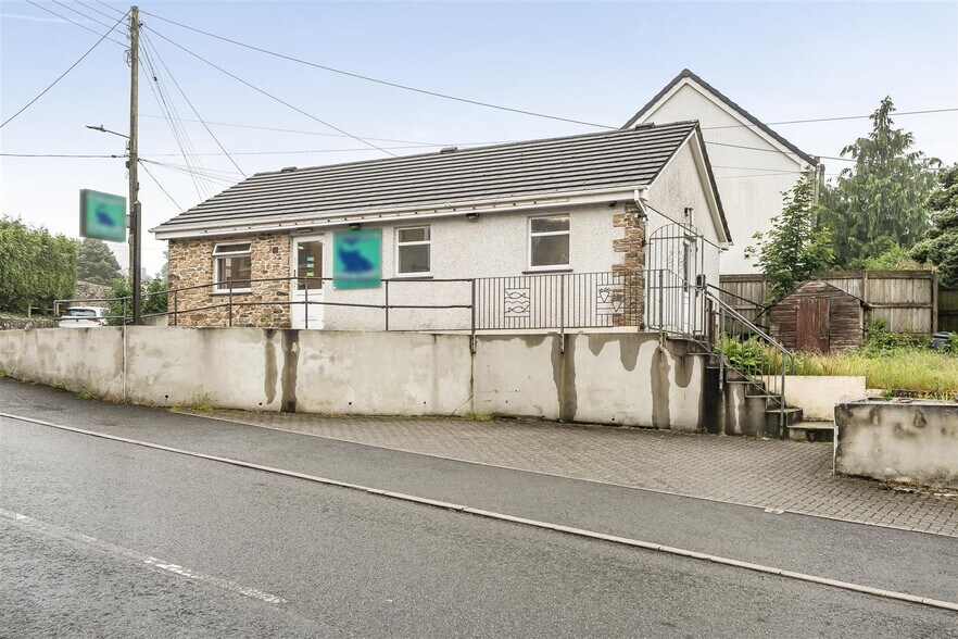 Penwithick Rd, Penwithick à vendre - Photo de l’immeuble – Image 2 sur 9