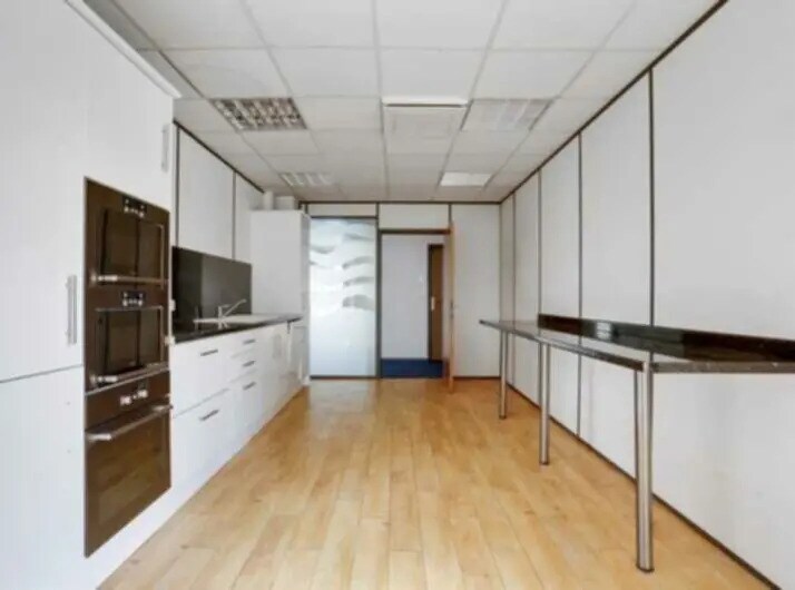 33 Rue Du Gouverneur Général Eboué, Issy-les-Moulineaux à louer - Photo de l’immeuble – Image 3 sur 9