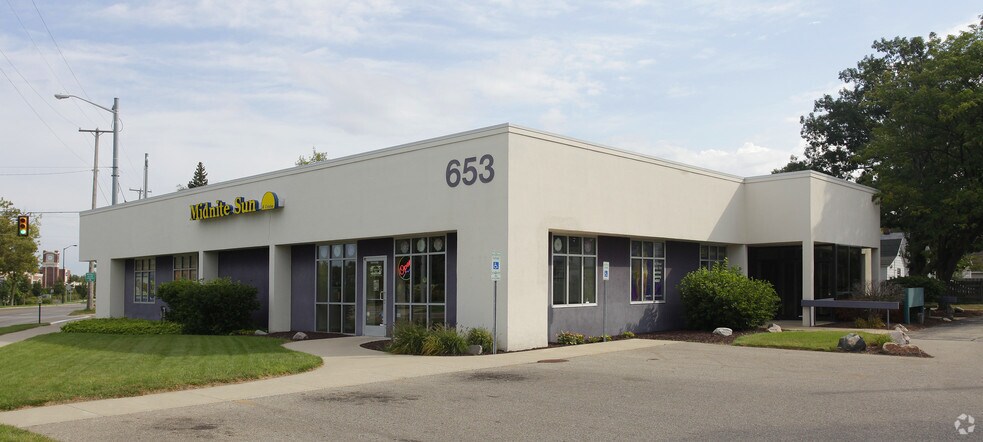 653 Michigan Ave, Holland, MI à louer - Photo de l’immeuble – Image 2 sur 26