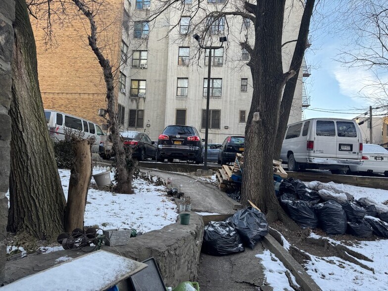 1885 University Ave, Bronx, NY à vendre - Photo de l’immeuble – Image 2 sur 2