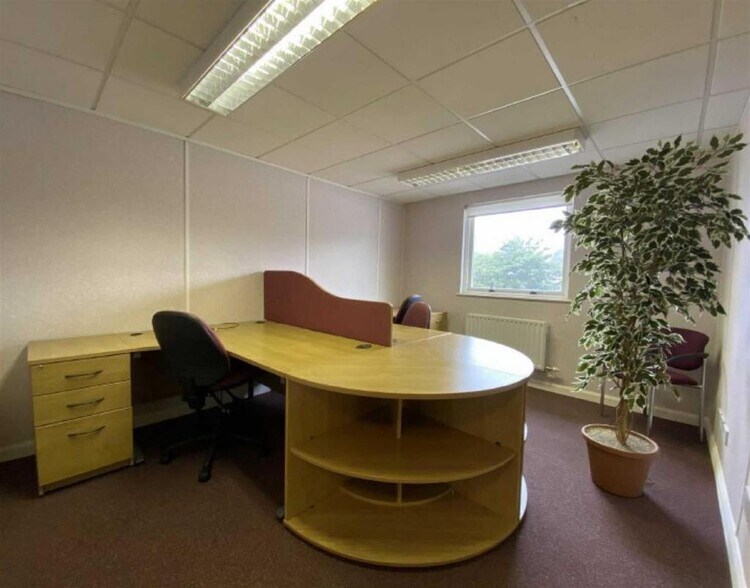 50 Drymen Rd, Bearsden à louer - Photo de l’immeuble – Image 3 sur 7