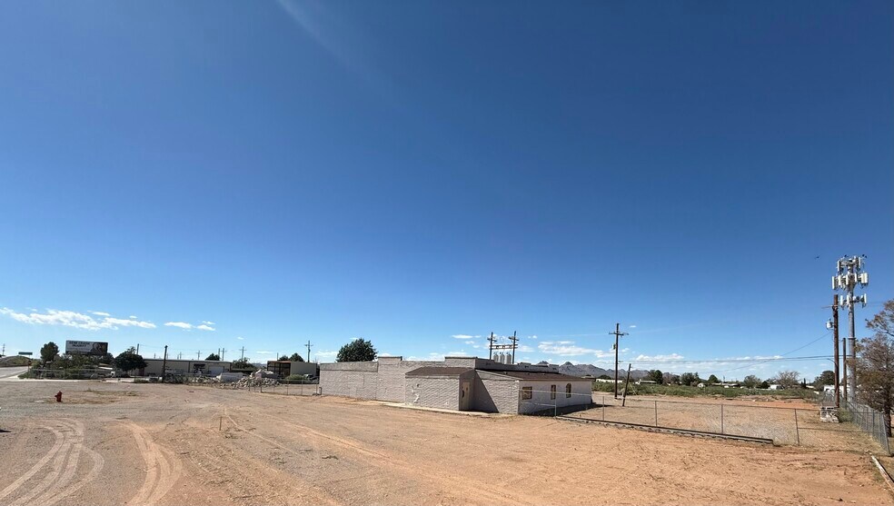 6255 Bataan Memorial W, Las Cruces, NM à vendre - Photo de l’immeuble – Image 2 sur 18