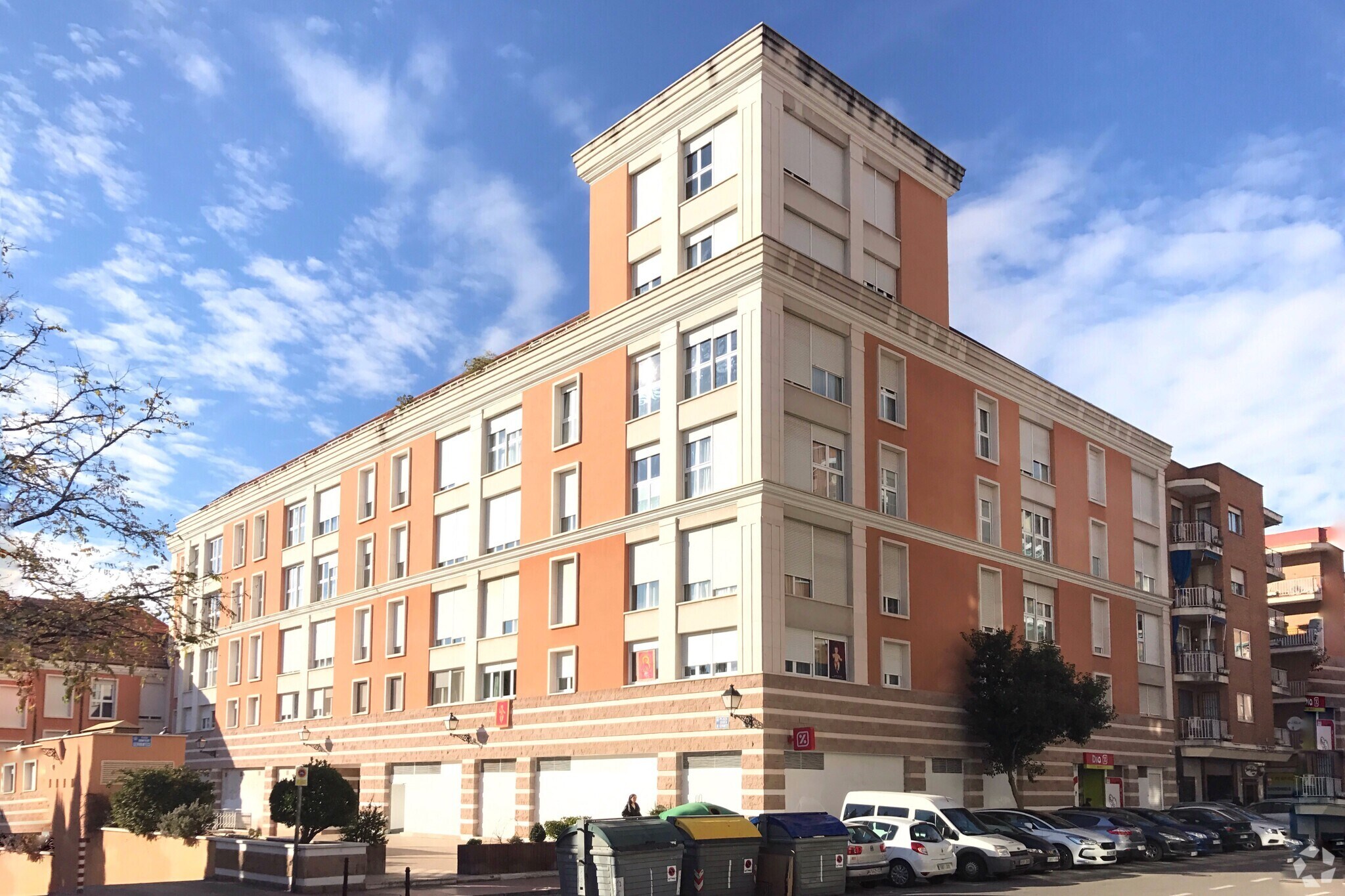Local commercial dans Alcalá de Henares, Madrid à louer Photo principale– Image 1 sur 2