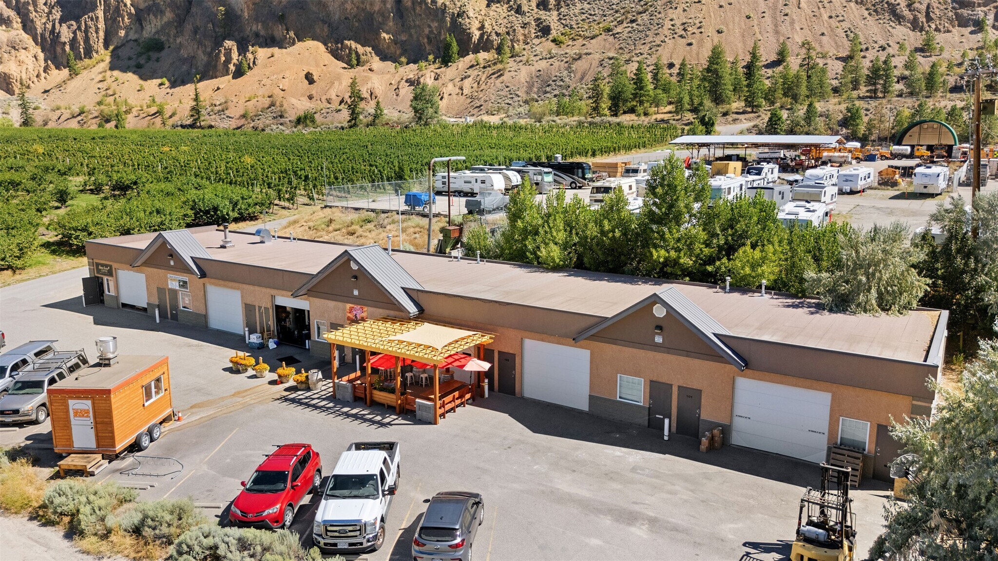 9503 Cedar Av, Summerland, BC à vendre Photo de l’immeuble– Image 1 sur 12