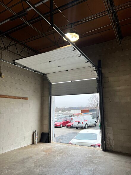 6427 Baltimore National Pike, Baltimore, MD à louer - Photo de l’immeuble – Image 2 sur 13