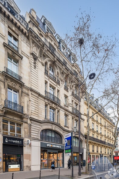 35 Boulevard De Sébastopol, Paris à louer - Photo de l’immeuble – Image 3 sur 6