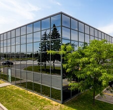 6363 Rte Transcanadienne, Montréal, QC à louer Photo de l’immeuble– Image 2 sur 7