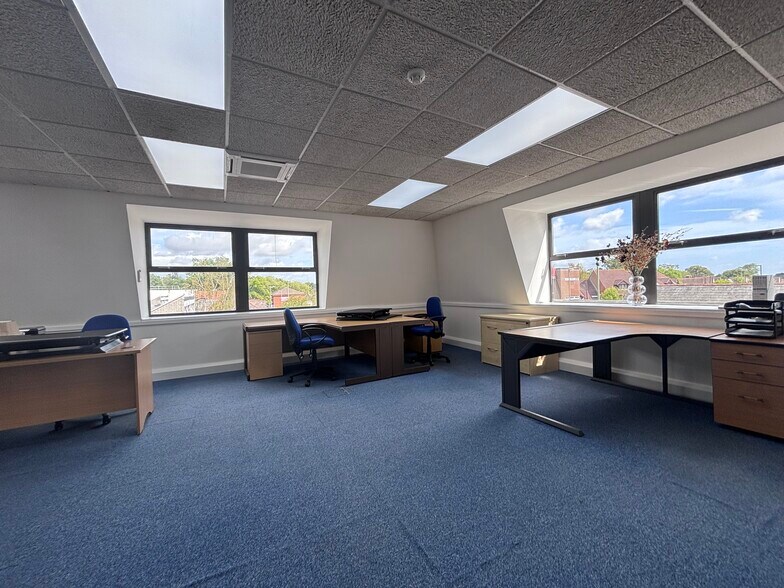 113 Winchester Rd, Eastleigh à louer - Photo de l’immeuble – Image 3 sur 5