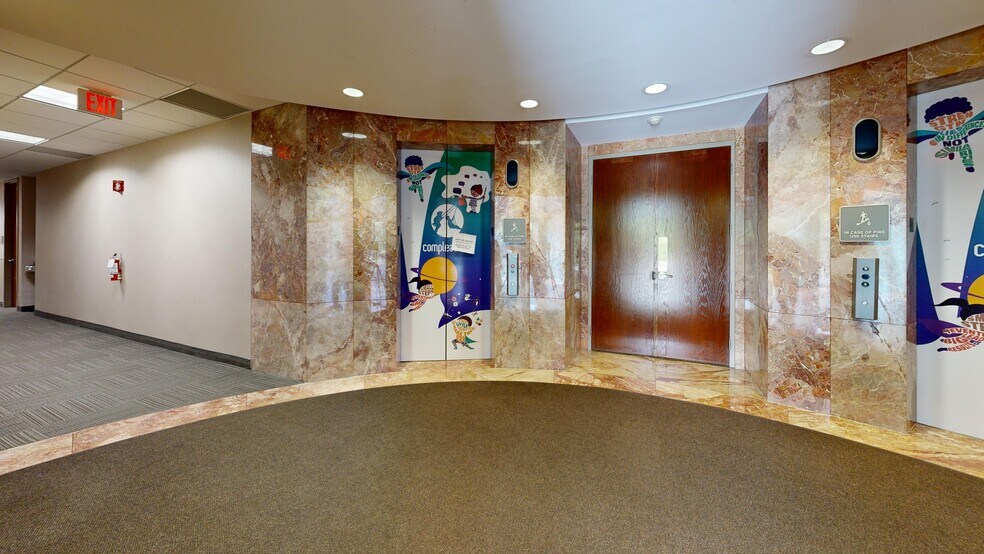 9401 Arrowpoint Blvd, Charlotte, NC à louer - Photo de l’immeuble – Image 3 sur 12
