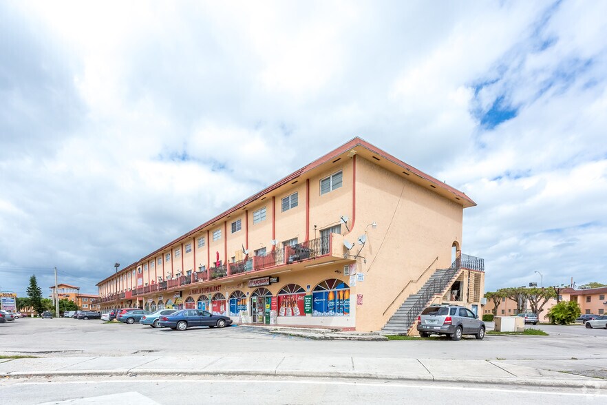 1551 W Okeechobee Rd, Hialeah, FL à louer - Photo de l’immeuble – Image 2 sur 4