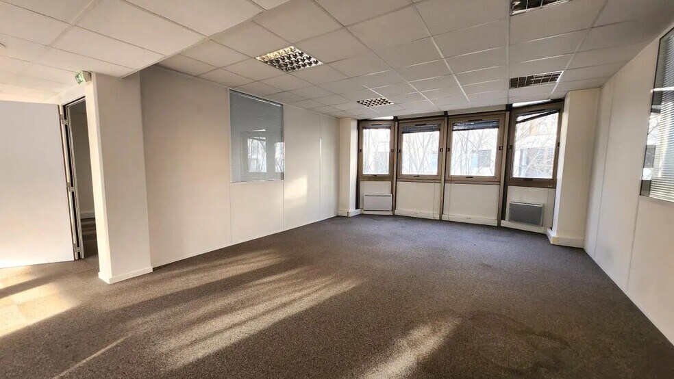 Bureau dans Boulogne-Billancourt à louer - Photo de l’immeuble – Image 3 sur 6