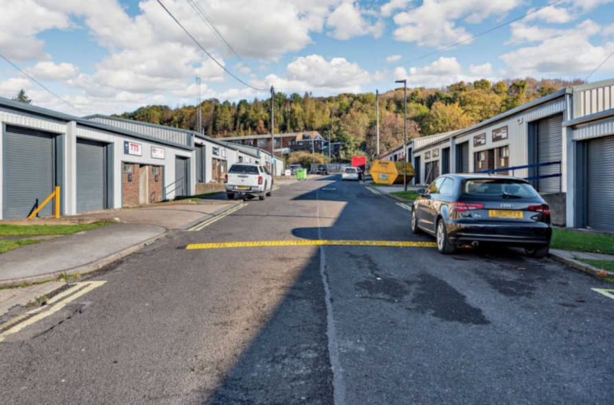 Hoyland Rd, Sheffield à louer - Photo principale – Image 1 sur 15