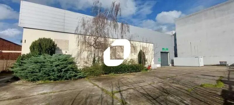 Bureau dans Saint-Ouen-sur-Seine à louer - Photo de l’immeuble – Image 3 sur 7