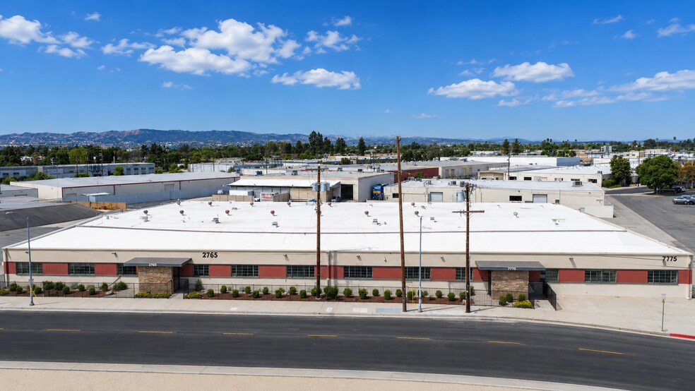 7765-7775 Kester Ave, Van Nuys, CA à louer - Photo de l’immeuble – Image 1 sur 8