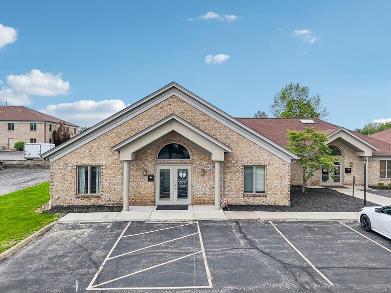 819 Southwestern Run, Youngstown, OH à vendre - Photo de l’immeuble – Image 2 sur 37