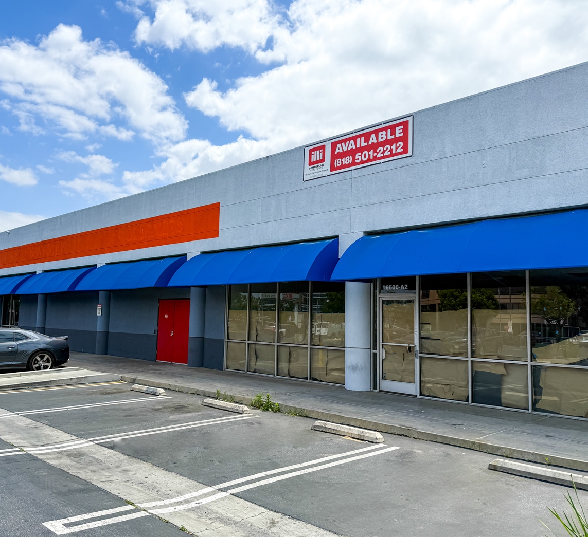 16500-16530 Sherman Way, Van Nuys, CA à louer Photo de l’immeuble– Image 1 sur 5