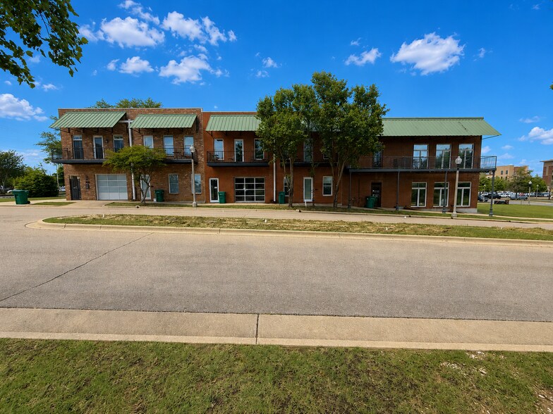 84 Clark Blvd, Tupelo, MS à louer - Photo de l’immeuble – Image 2 sur 17
