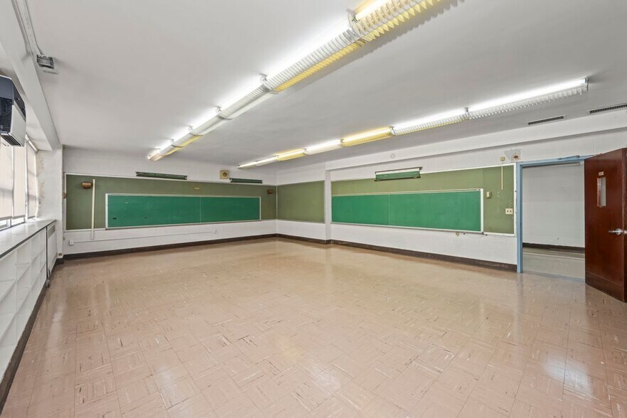 100 Brighton Ave, Staten Island, NY à vendre - Photo intérieure – Image 3 sur 11