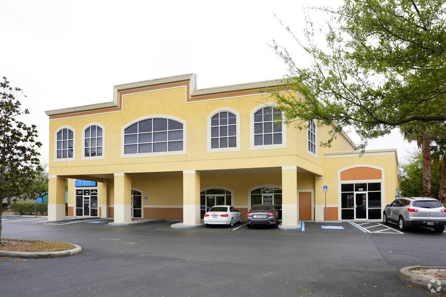 1020 E Brandon Blvd, Brandon, FL à louer - Photo de l’immeuble – Image 2 sur 4