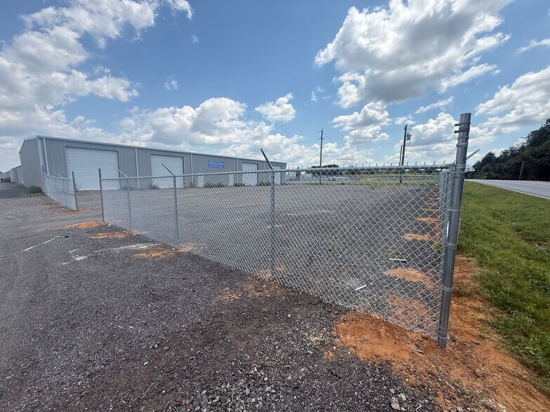 5640 Eden Rd, Kennedale, TX à louer - Photo de l’immeuble – Image 3 sur 23