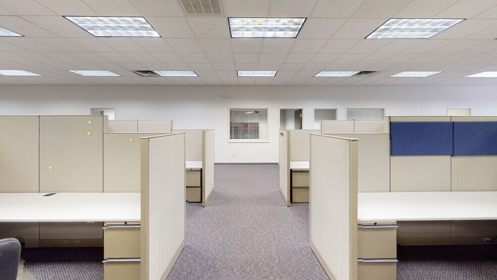 3225 Southview Dr, Elkhart, IN à vendre - Photo de l’immeuble – Image 2 sur 10