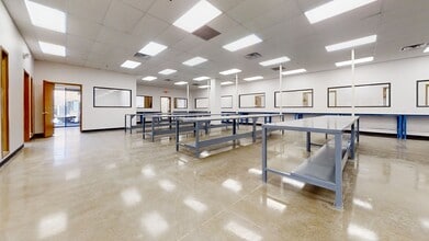 2725 S Industrial Hwy, Ann Arbor, MI à louer Photo de l’immeuble– Image 1 sur 5