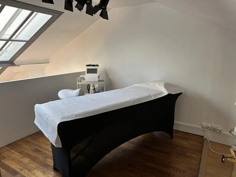 18 Rue D'Armenonville, Neuilly-sur-Seine à louer - Photo intérieure – Image 3 sur 3